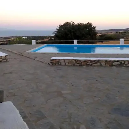 Villa Cheerful 2 Bedroom With Pool. *