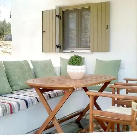 Cheerful 2 Bedroom With Pool. Villa