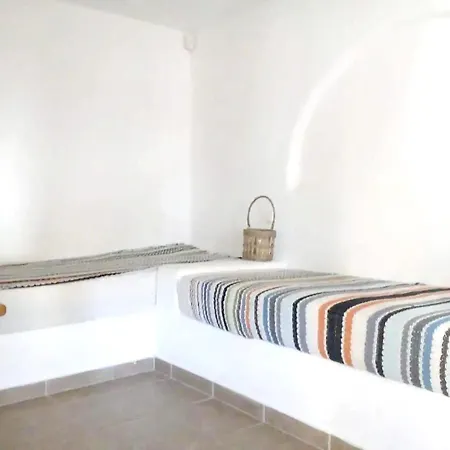 Cheerful 2 Bedroom With Pool. Villa *