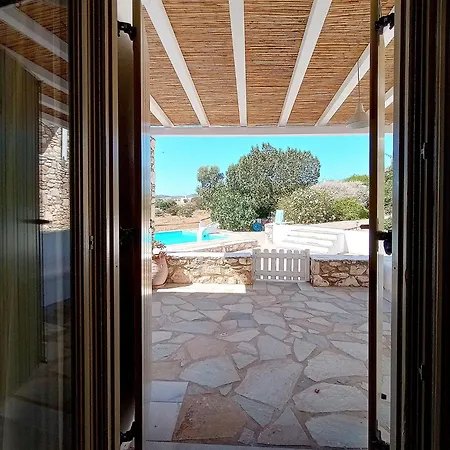 Cheerful 2 Bedroom With Pool. Villa *
