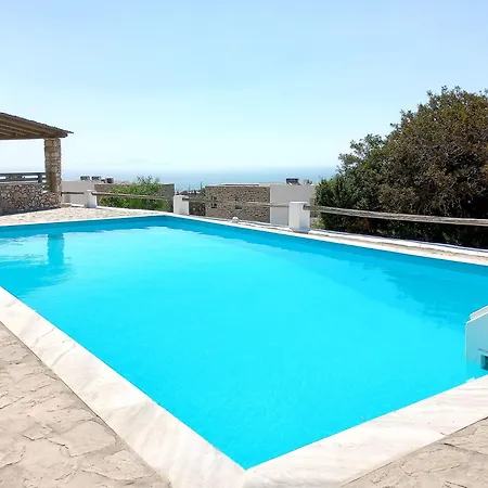 Cheerful 2 Bedroom With Pool. Villa *